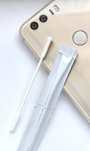 E-cigarette cleaning swab